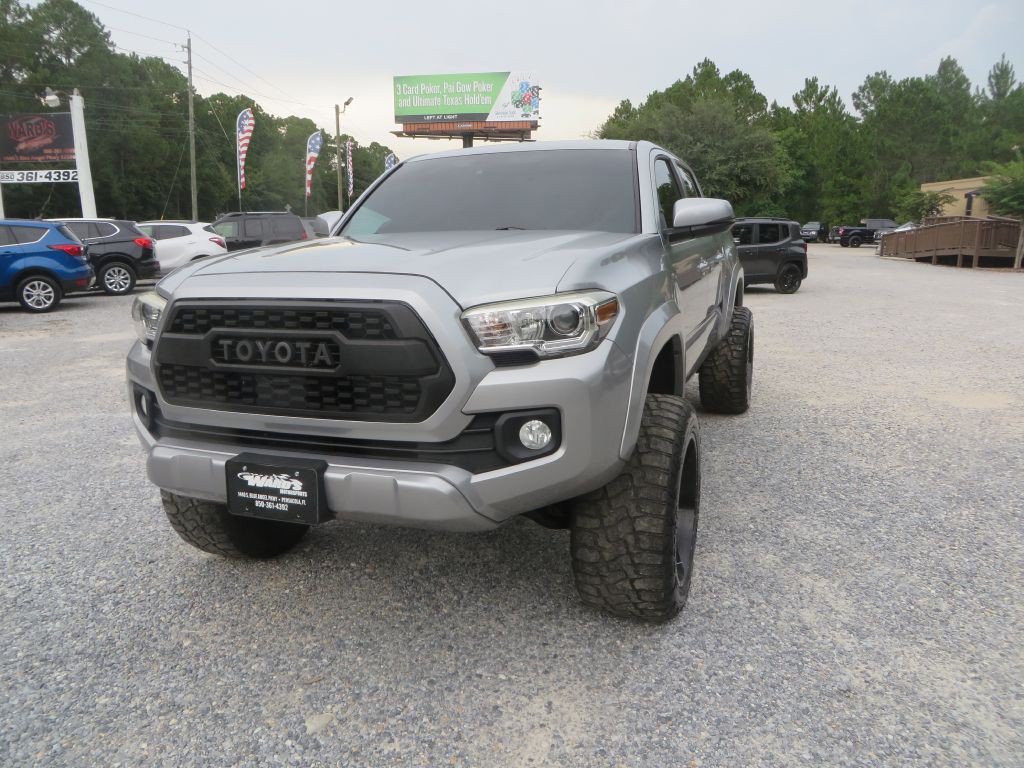 2020 Toyota Tacoma Image 2