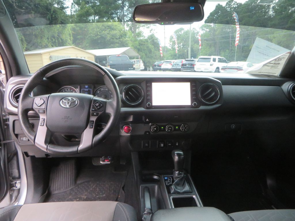 2020 Toyota Tacoma Image 11