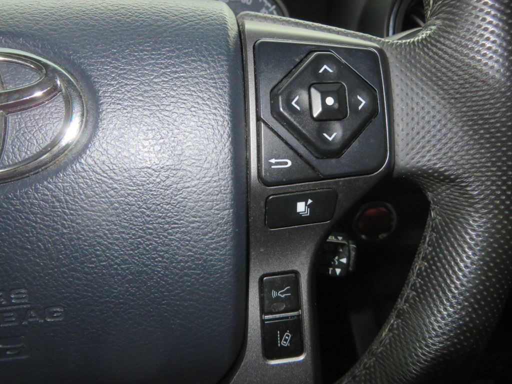 2020 Toyota Tacoma Image 16