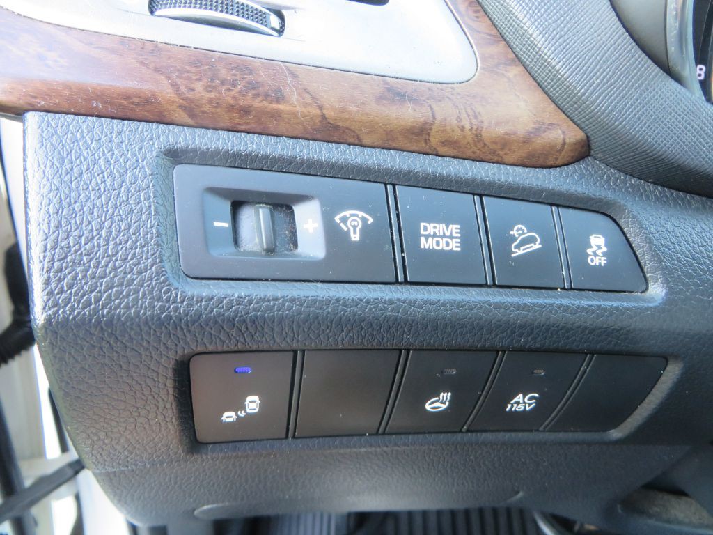 2018 Hyundai Santa Fe Image 17