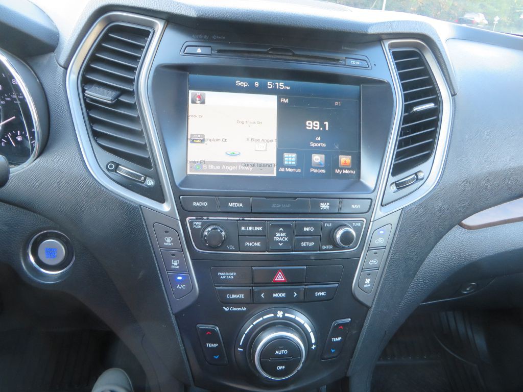 2018 Hyundai Santa Fe Image 18