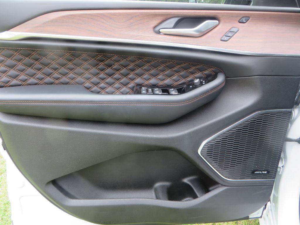 2023 Jeep Grand Cherokee Image 12