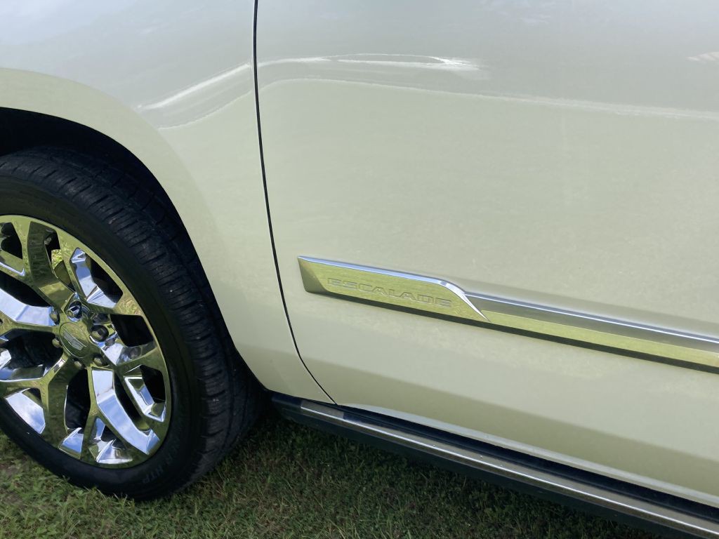 2019 Cadillac Escalade Image 9