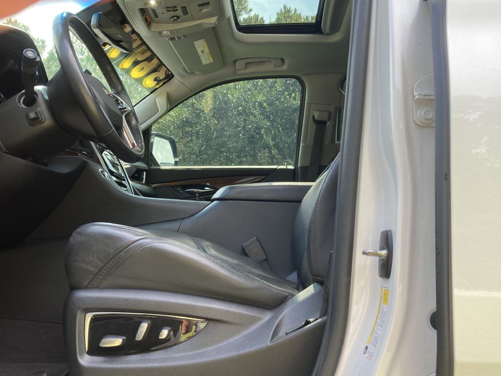 2019 Cadillac Escalade Image 10