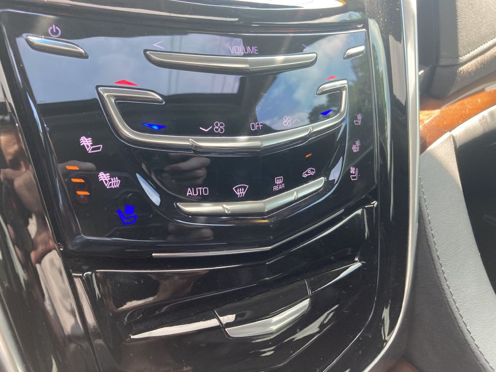 2019 Cadillac Escalade Image 22
