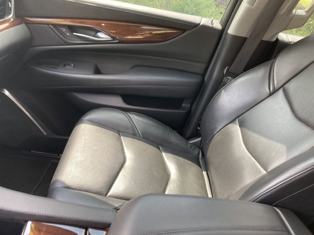 2019 Cadillac Escalade Image 28