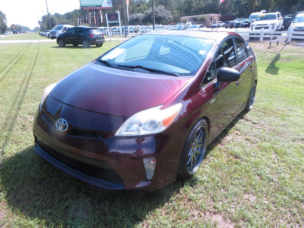 2013 Toyota Prius Image 2