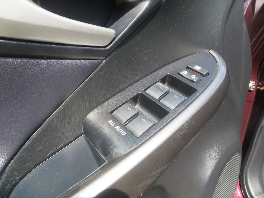 2013 Toyota Prius Image 19