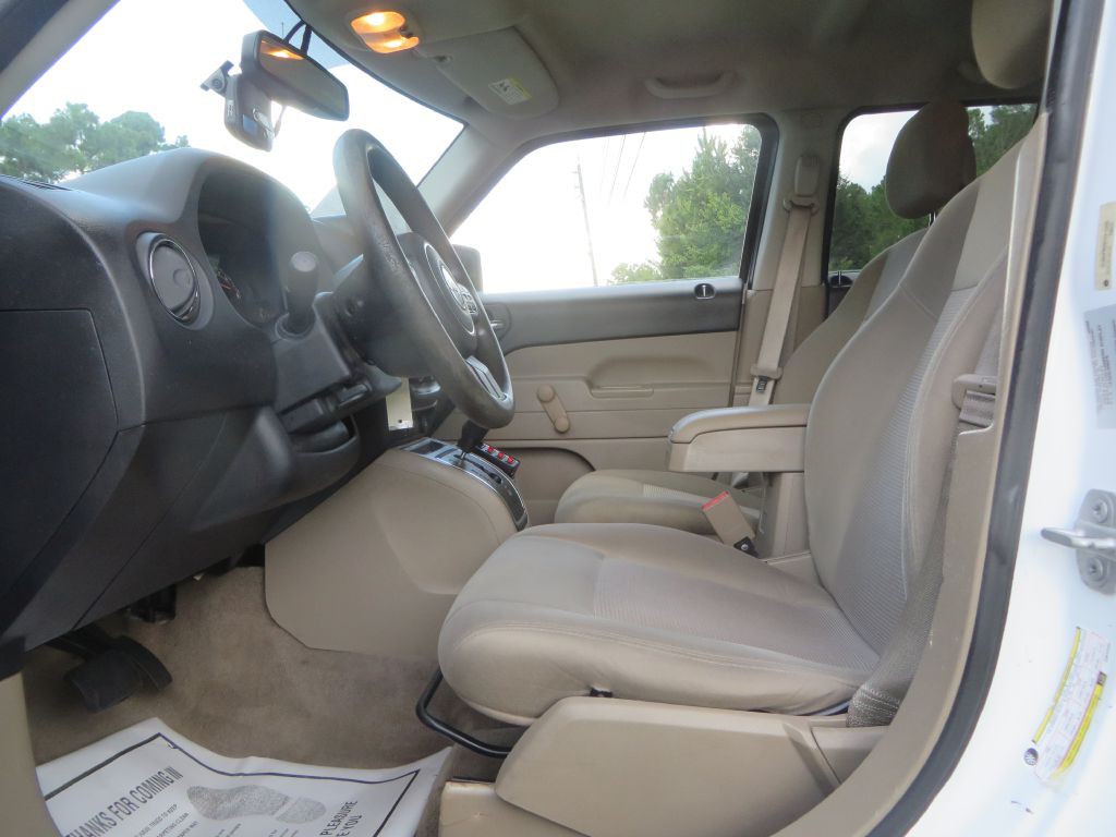 2014 Jeep Patriot Image 9