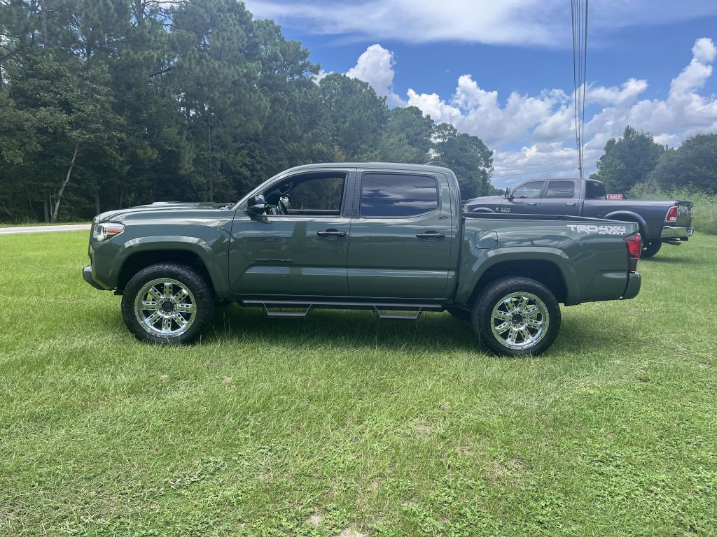 2021 Toyota Tacoma Image 1