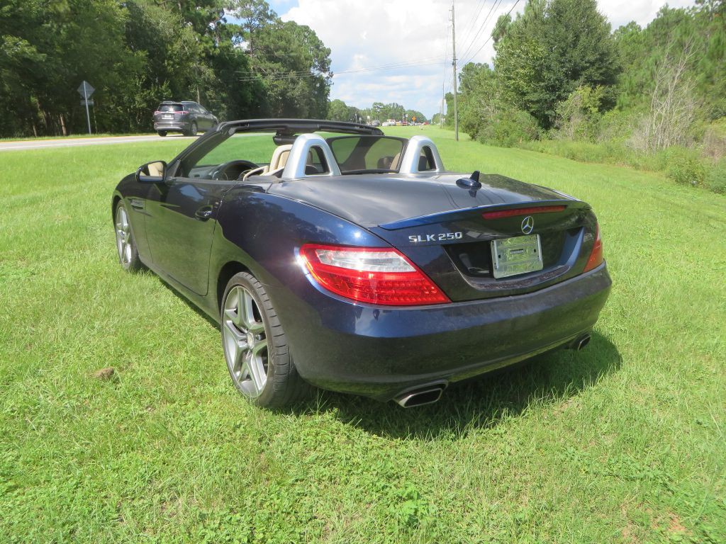 2015 Mercedes-Benz SLK-Class Image 8