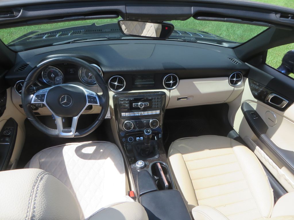 2015 Mercedes-Benz SLK-Class Image 9