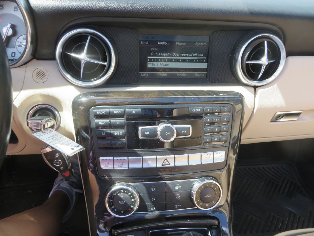 2015 Mercedes-Benz SLK-Class Image 17