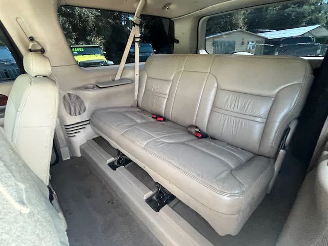 2001 Ford Excursion Image 26
