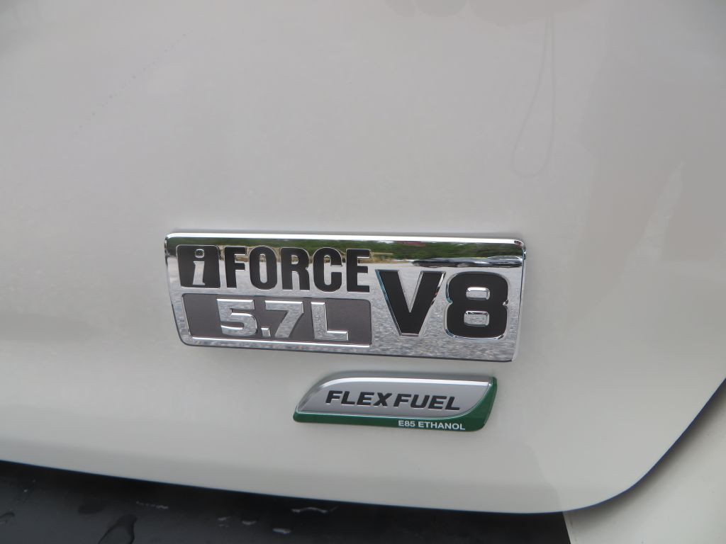 2015 Toyota Sequoia Image 9