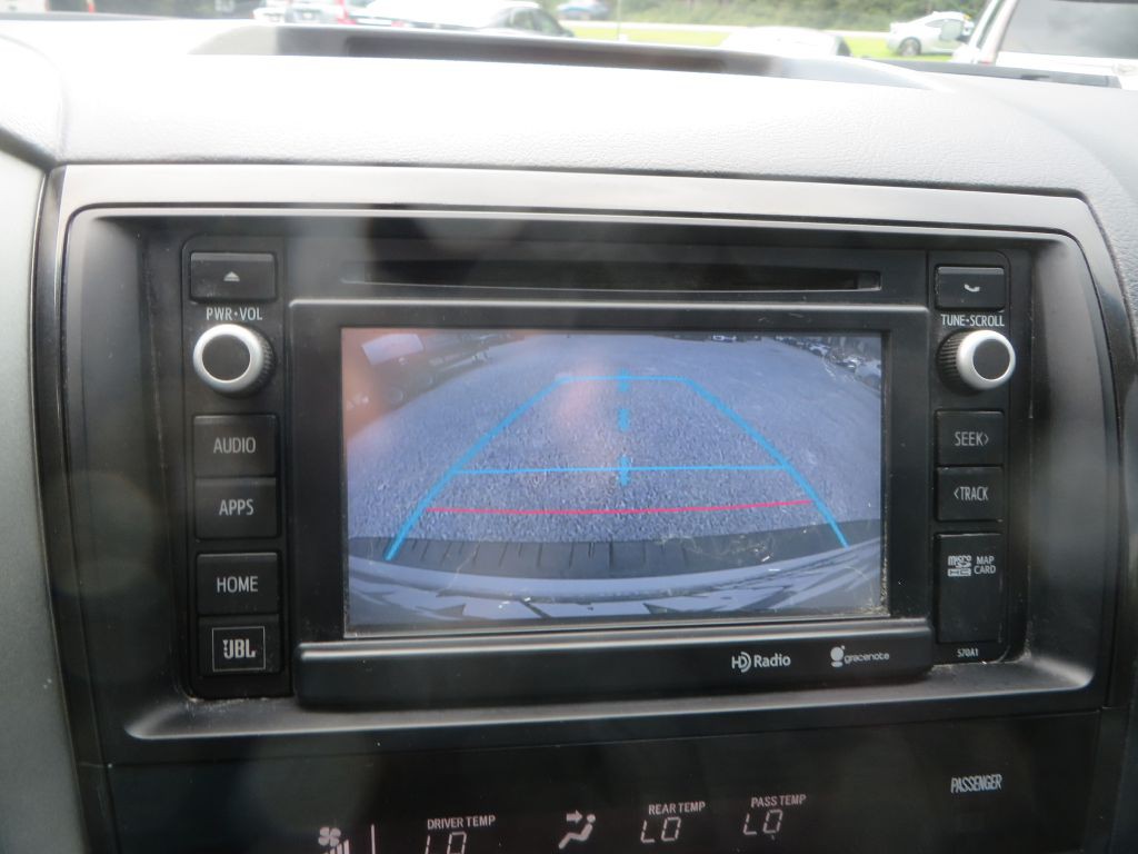 2015 Toyota Sequoia Image 24