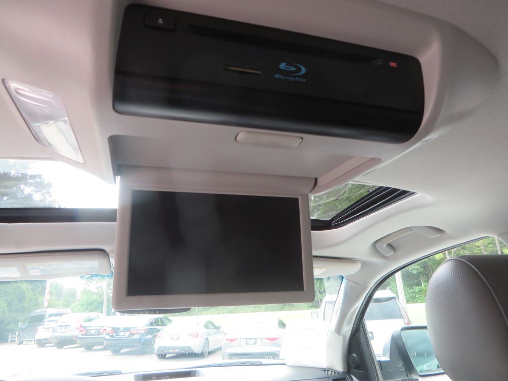 2015 Toyota Sequoia Image 35
