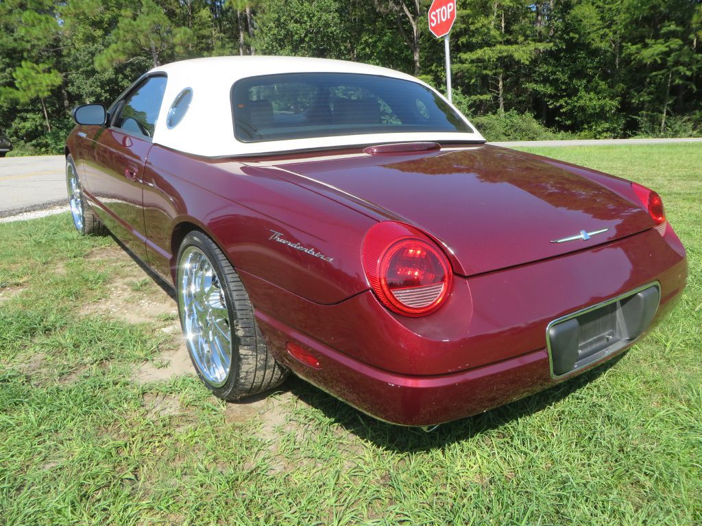 2004 Ford Thunderbird Image 8