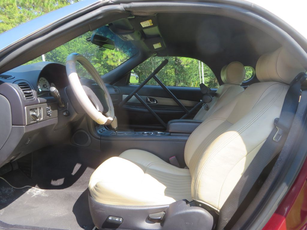 2004 Ford Thunderbird Image 9