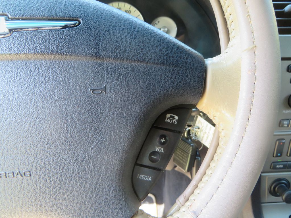 2004 Ford Thunderbird Image 14