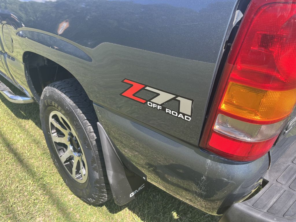 2006 GMC Sierra Image 9