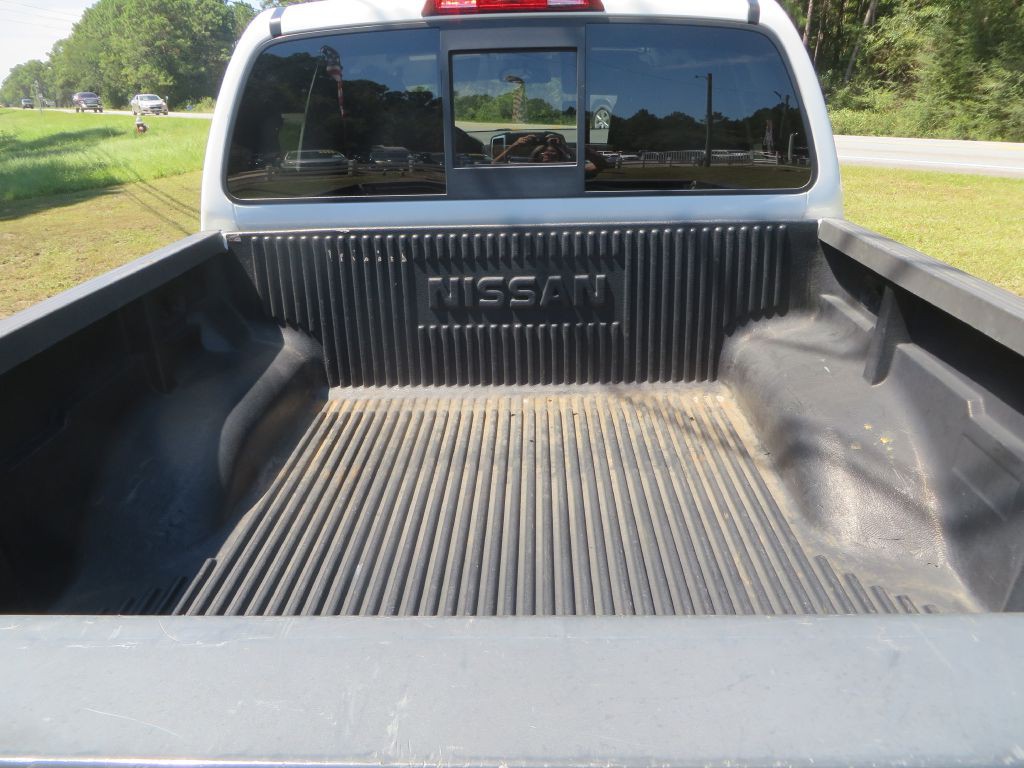 2017 Nissan Frontier Image 11