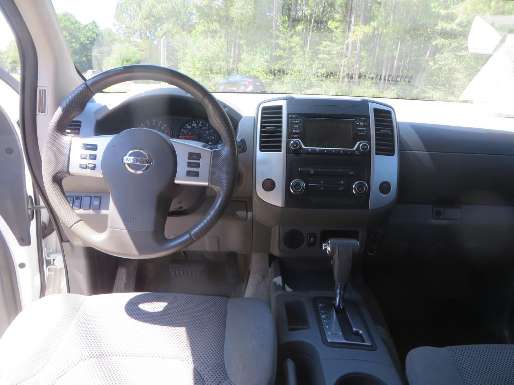 2017 Nissan Frontier Image 13