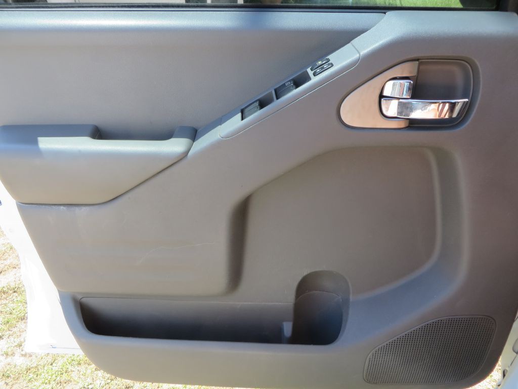 2017 Nissan Frontier Image 22