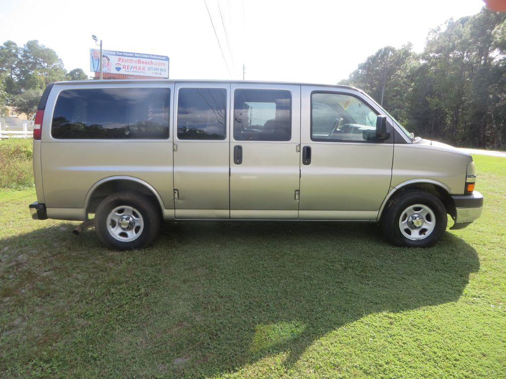 2003 Chevrolet Express Image 5