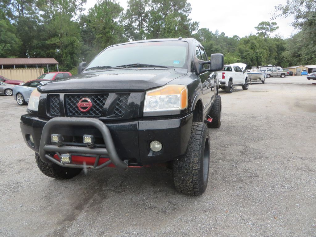2012 Nissan Titan Image 2