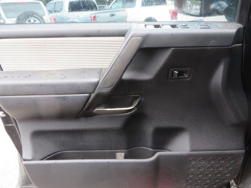 2012 Nissan Titan Image 19