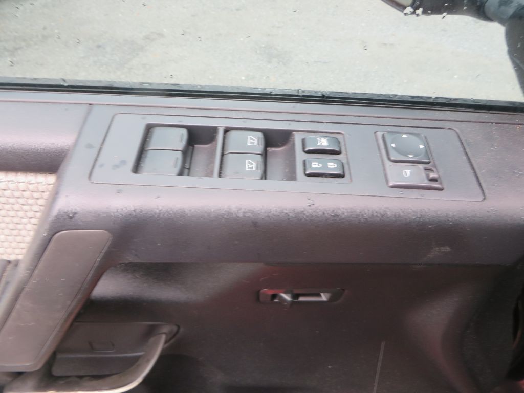 2012 Nissan Titan Image 20