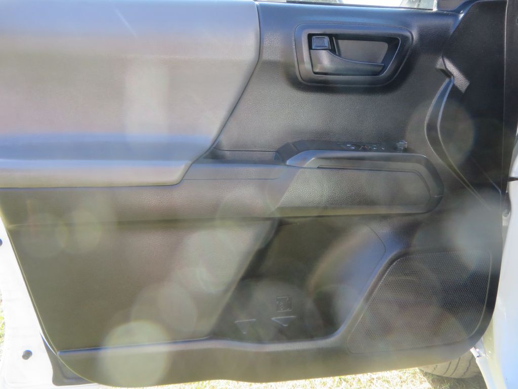 2020 Toyota Tacoma Image 10
