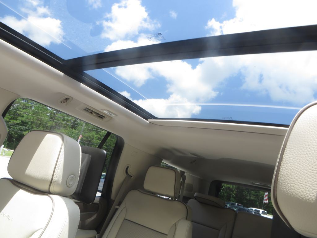 2021 GMC Yukon Image 28