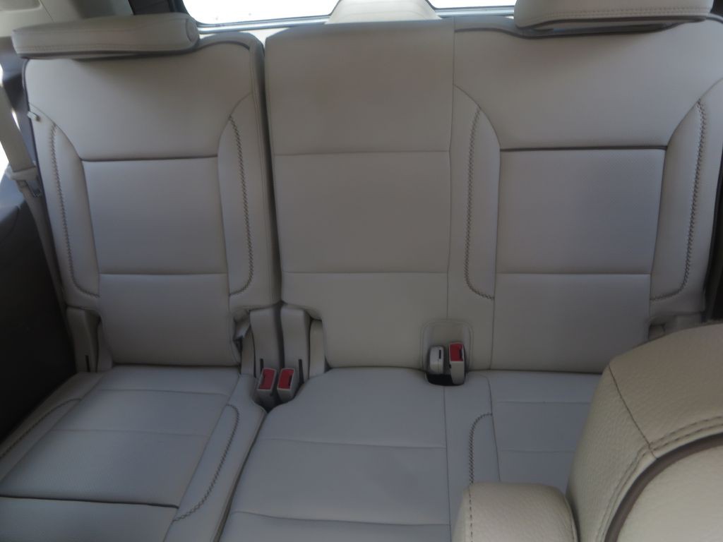2021 GMC Yukon Image 33