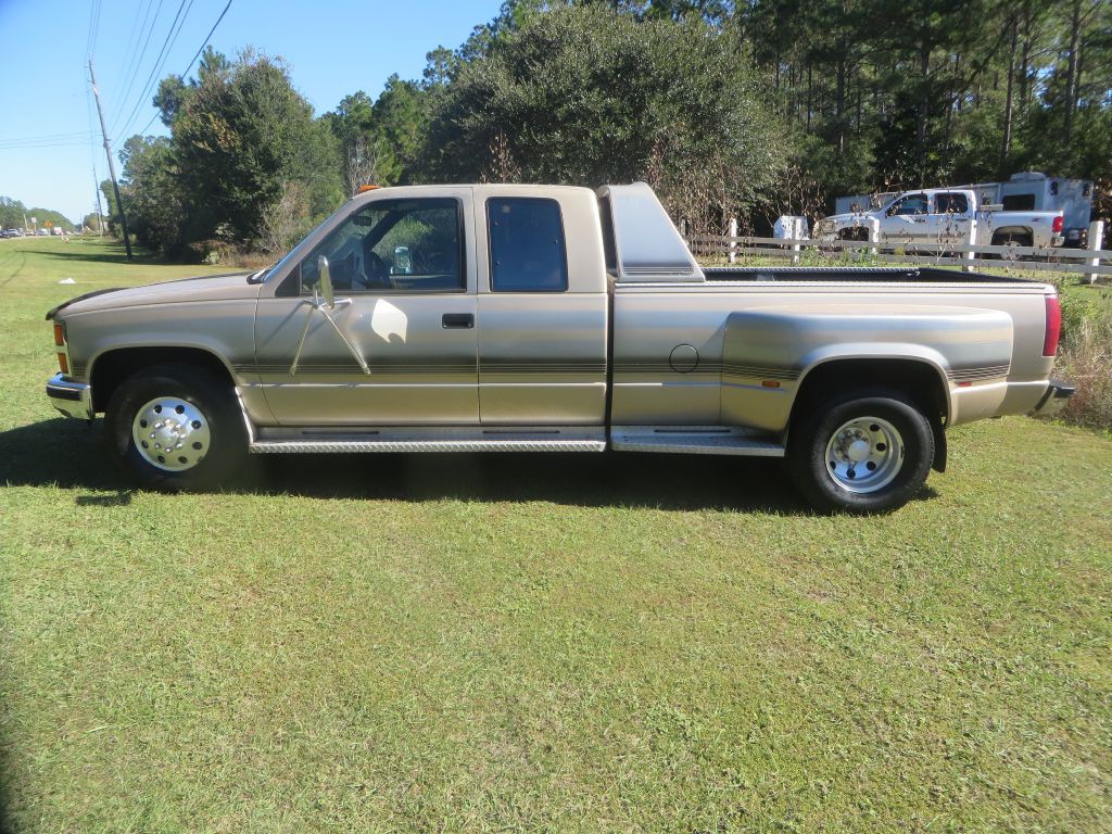 1993 Chevrolet C/K Image 1