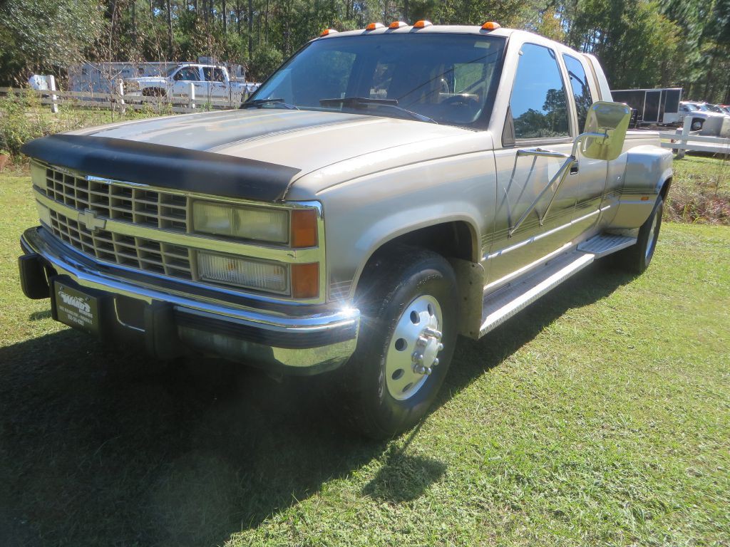 1993 Chevrolet C/K Image 2