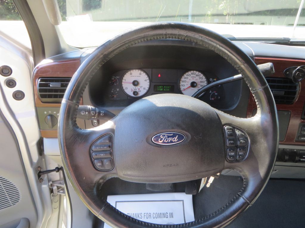 2005 Ford F-250 Image 12