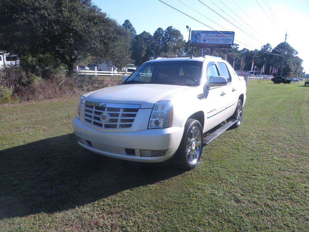 2013 Cadillac Escalade Image 2