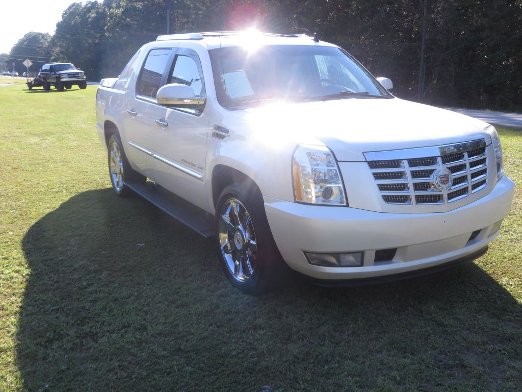 2013 Cadillac Escalade Image 4