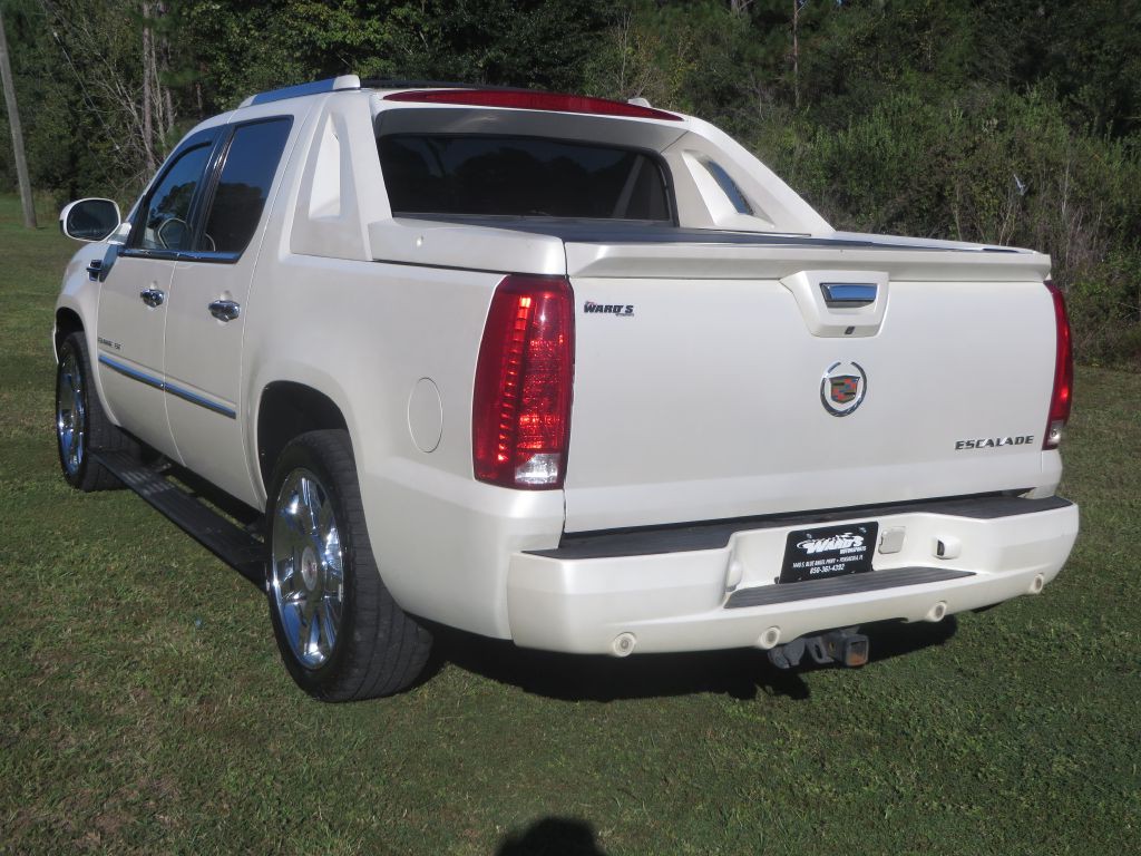 2013 Cadillac Escalade Image 8