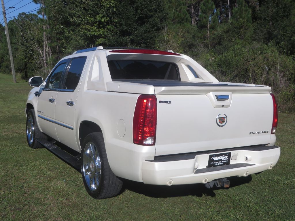 2013 Cadillac Escalade Image 9