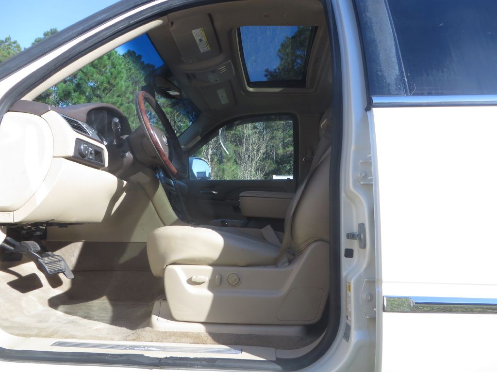 2013 Cadillac Escalade Image 12