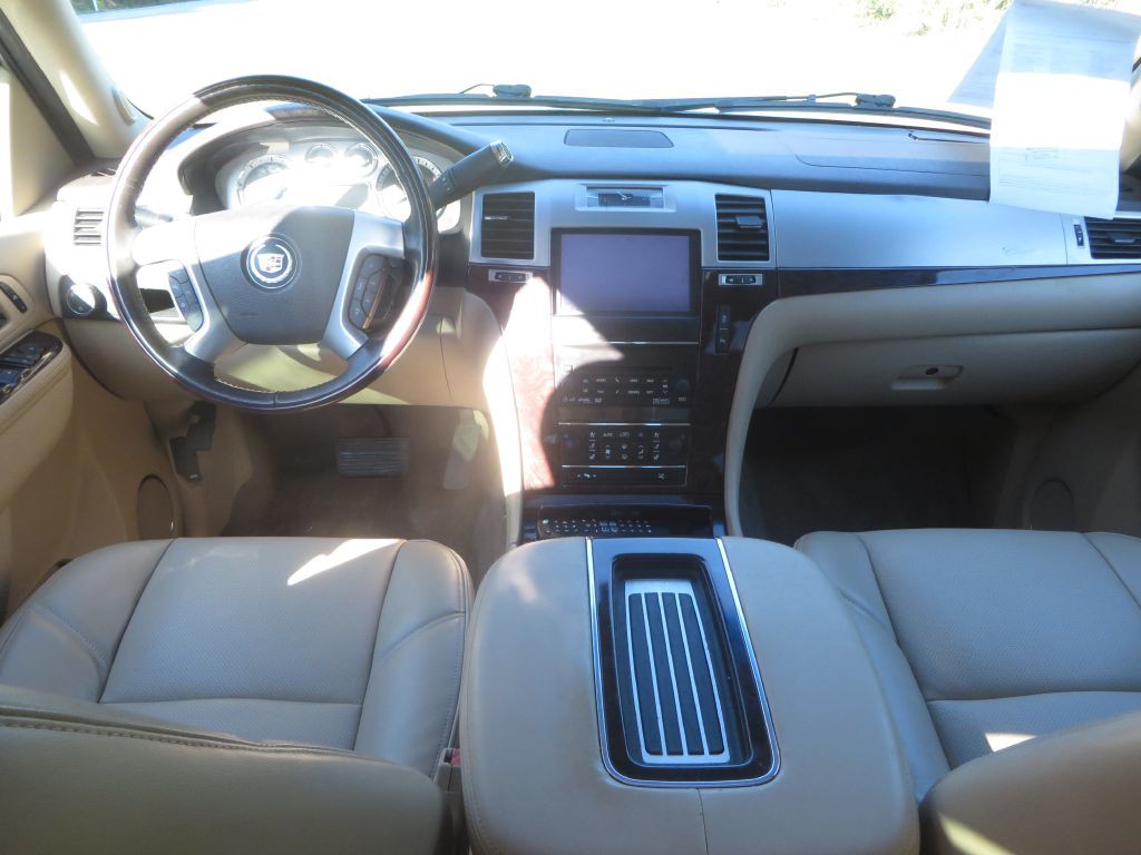 2013 Cadillac Escalade Image 14