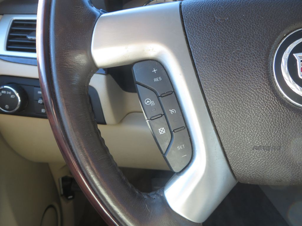 2013 Cadillac Escalade Image 16