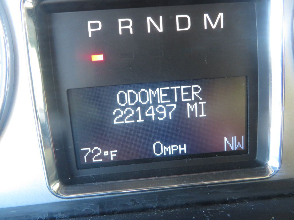 2013 Cadillac Escalade Image 19