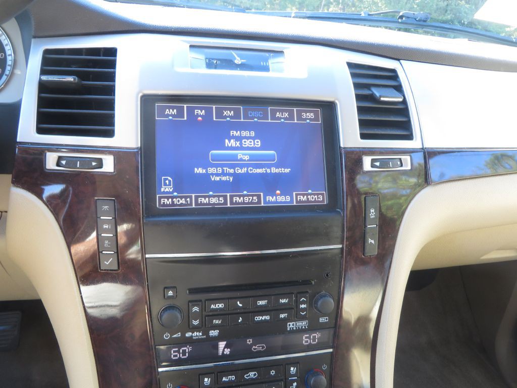 2013 Cadillac Escalade Image 22