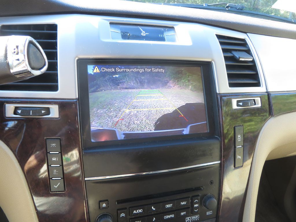 2013 Cadillac Escalade Image 23