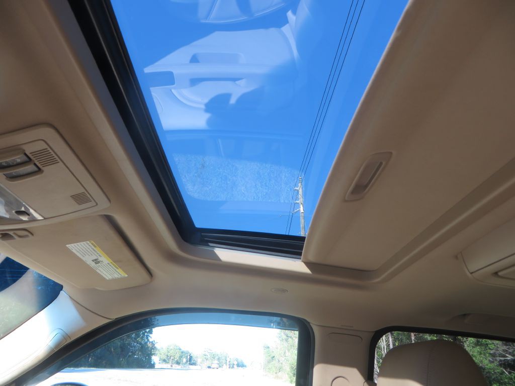 2013 Cadillac Escalade Image 25