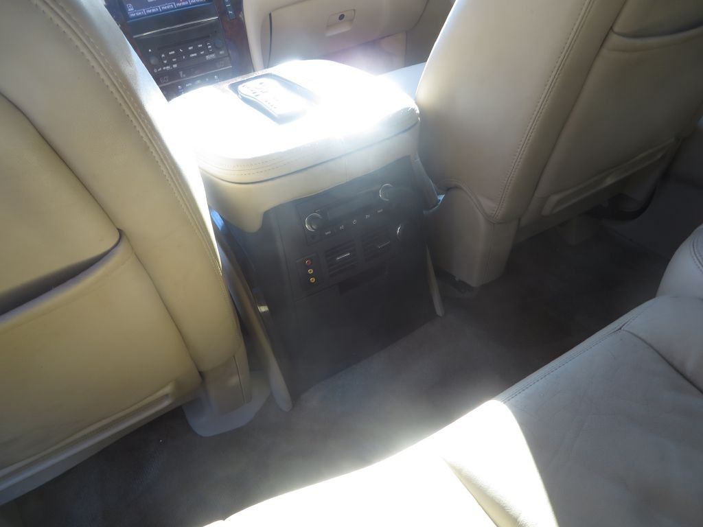 2013 Cadillac Escalade Image 30